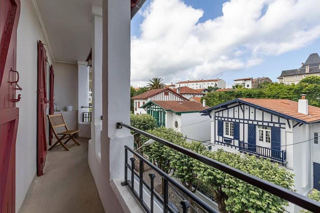 Апартаменты Exceptionnel 3 Pieces Art Deco En Dernier Etage Avec Garage Prive Centre Биарриц Экстерьер фото