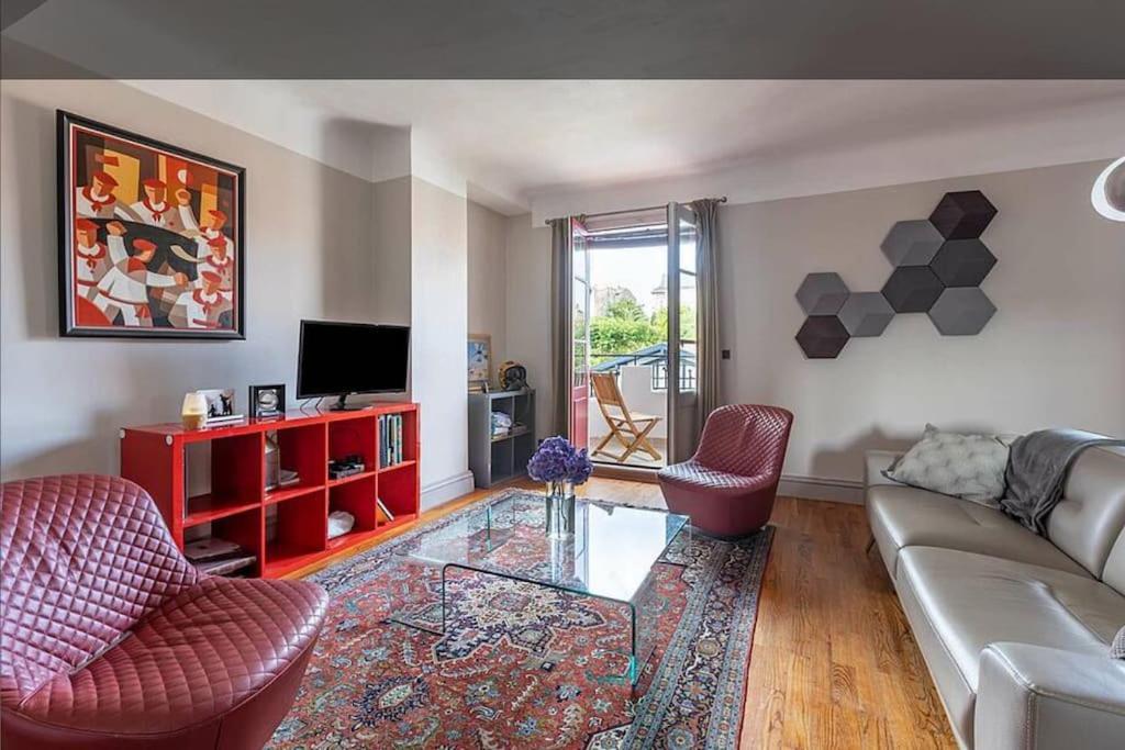 Апартаменты Exceptionnel 3 Pieces Art Deco En Dernier Etage Avec Garage Prive Centre Биарриц Экстерьер фото
